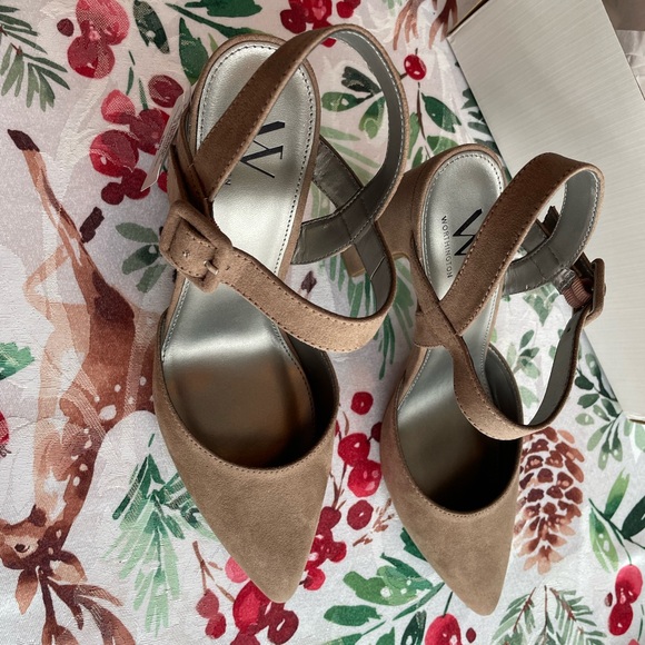 NIB WORTHINGTON TAN HEELS - Picture 2 of 6